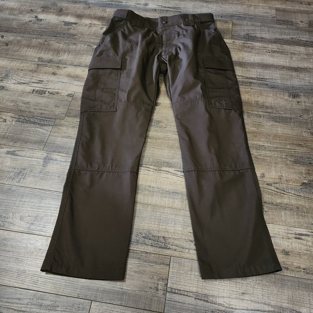 NWT 5.11 Tactical men pants Brown size Large short cargo 2608